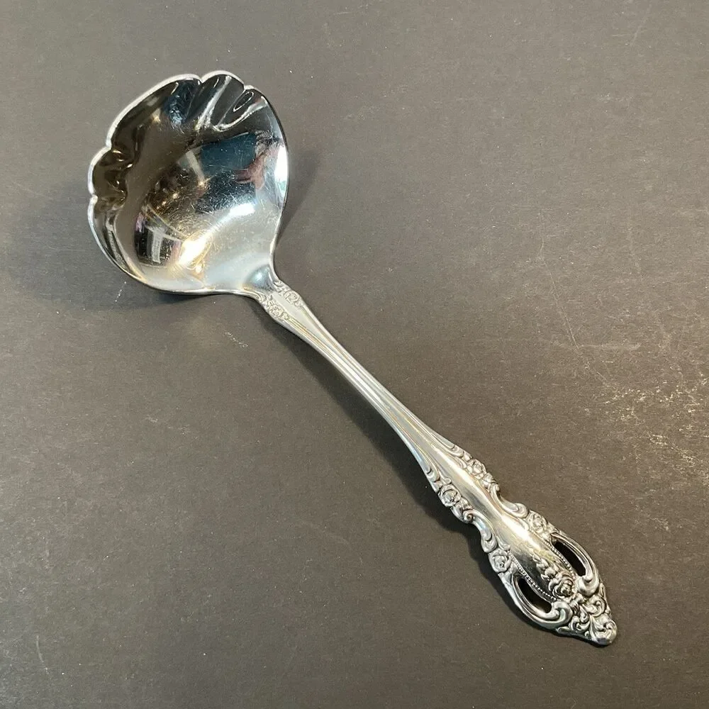 Oneida BRAHMS Gravy Ladle Stainless Steel Serving Flatware Silverware 7”